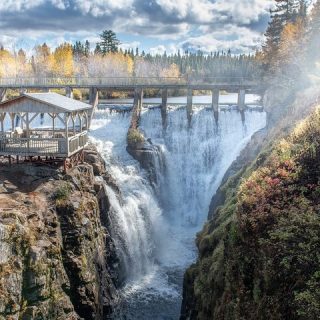 City tour and hiking to the Canyon and Waterfall in the Park